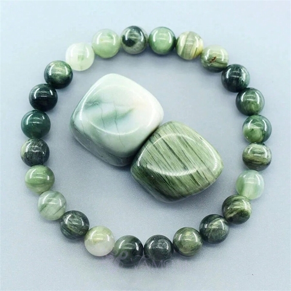 Armband mit grünen Natursteinperlen