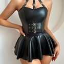 Schwarzes Halter-Neck-Lackleder-Partykleid