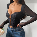 Schwarzes Cutout-Metalldekor-Langarm-Slim-Fit-Brustvergrößerndes-Top
