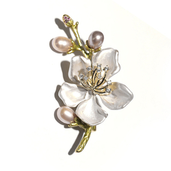 X3382-1-200 Freshwater Pearl Begonia Brooch
