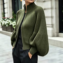Damen-Strickjacke mit hohem Stehkragen und Reißverschluss
