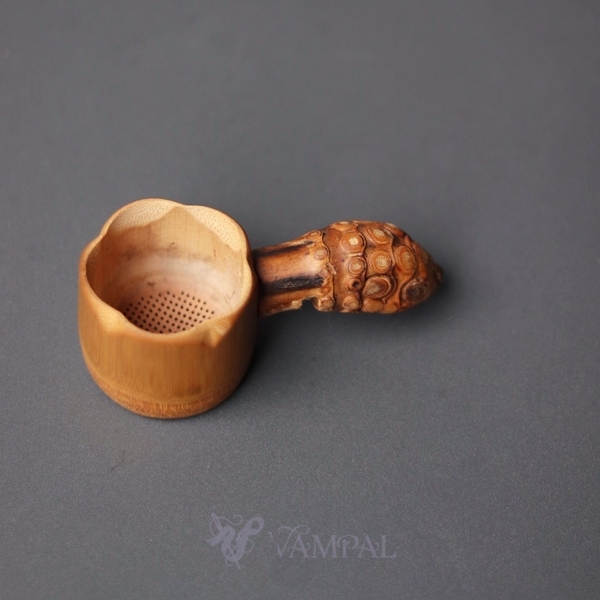 As shown in the picture Bamboo Root Tea Strainer With Mesh Filter For Chinese Tea Table