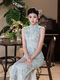 Frühlingswasser-Retro-Qipao-Kleid, ärmellos, mit taillierter Silhouette