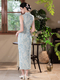 Frühlingswasser-Retro-Qipao-Kleid, ärmellos, mit taillierter Silhouette