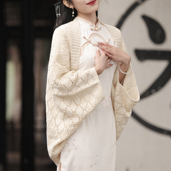 Rain Alley White Shawl