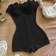 Schwarzer schmal geschnittener Dessous-Romper mit Rüschen und Off-Shoulder-Design