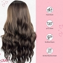 Kleine Lace-Front synthetische Perücke mittellang lockig mit Highlights