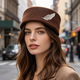Chapeau pillbox vintage en feutre de laine avec plume et strass