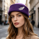 Chapeau pillbox vintage en feutre de laine avec plume et strass
