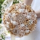 Bouquet de mariée en forme de cœur avec strass et perles et ruban