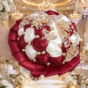 Ramo de novia de rosas artificiales rojo oscuro con cinta