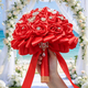 Romántico ramo de novia de rosa de cinta de satén faux rojo con perlas y rhinestones
