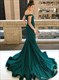 Schulterfreies Pailletten Prom Kleid Mit Kapellenschleppe