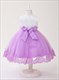 Prinzessinnenkleid mit Spitzenapplikation, Verzierung und Perlen