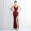 Robe de bal à sequins, col V, bretelles spaghetti et fente devant